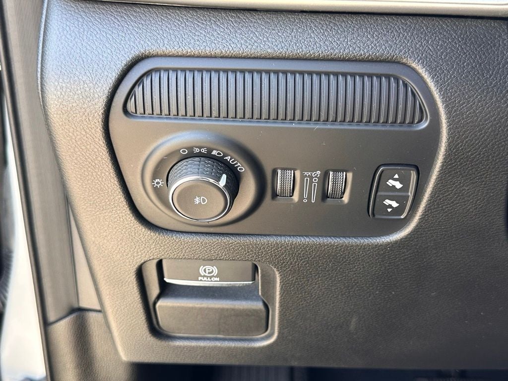 2024 Jeep Wagoneer L Base