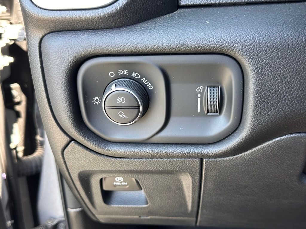 2024 RAM 1500 Big Horn Crew Cab 4x2 5'7' Box