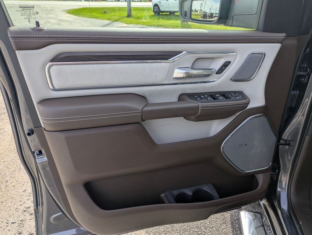 2026 RAM Ram 1500 RAM 1500 LARAMIE CREW CAB 4X2 5'7' BOX