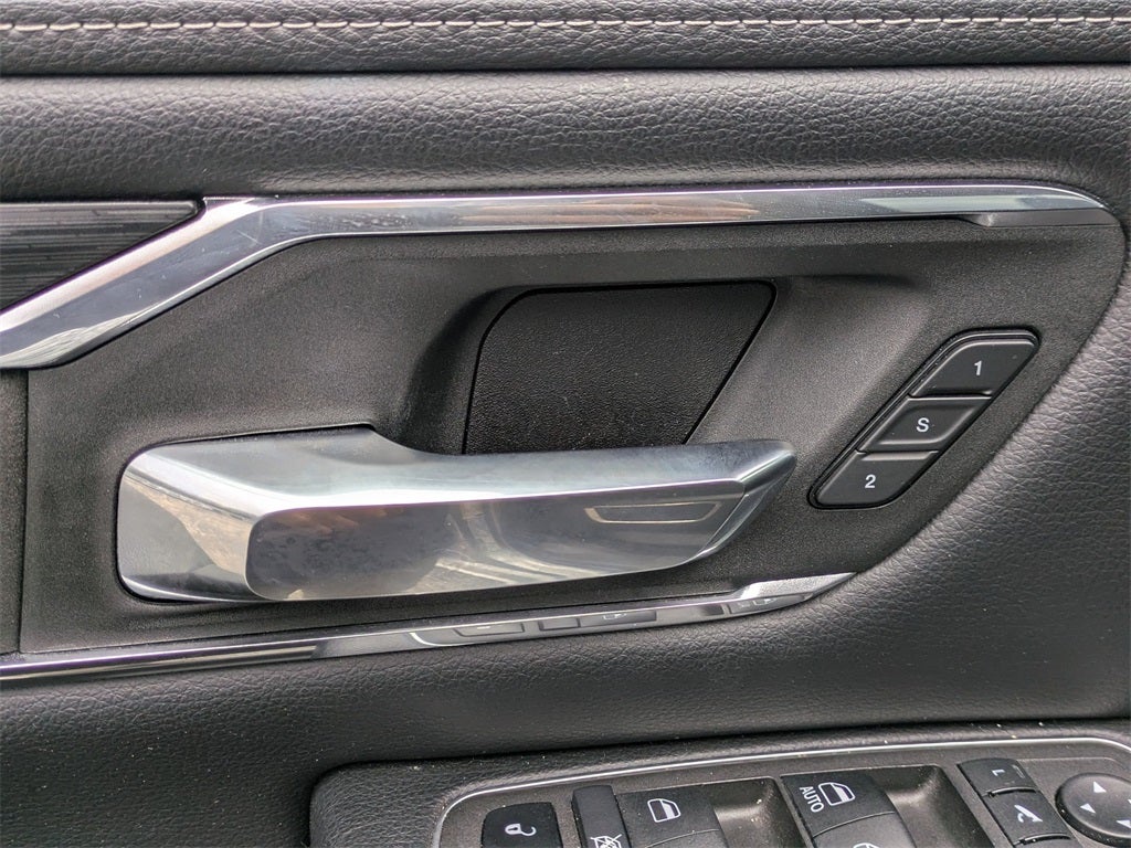 2024 RAM 1500 Laramie Crew Cab 4x2 5'7' Box