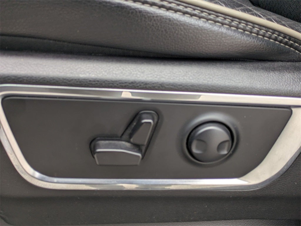 2024 RAM 1500 Laramie Crew Cab 4x2 5'7' Box