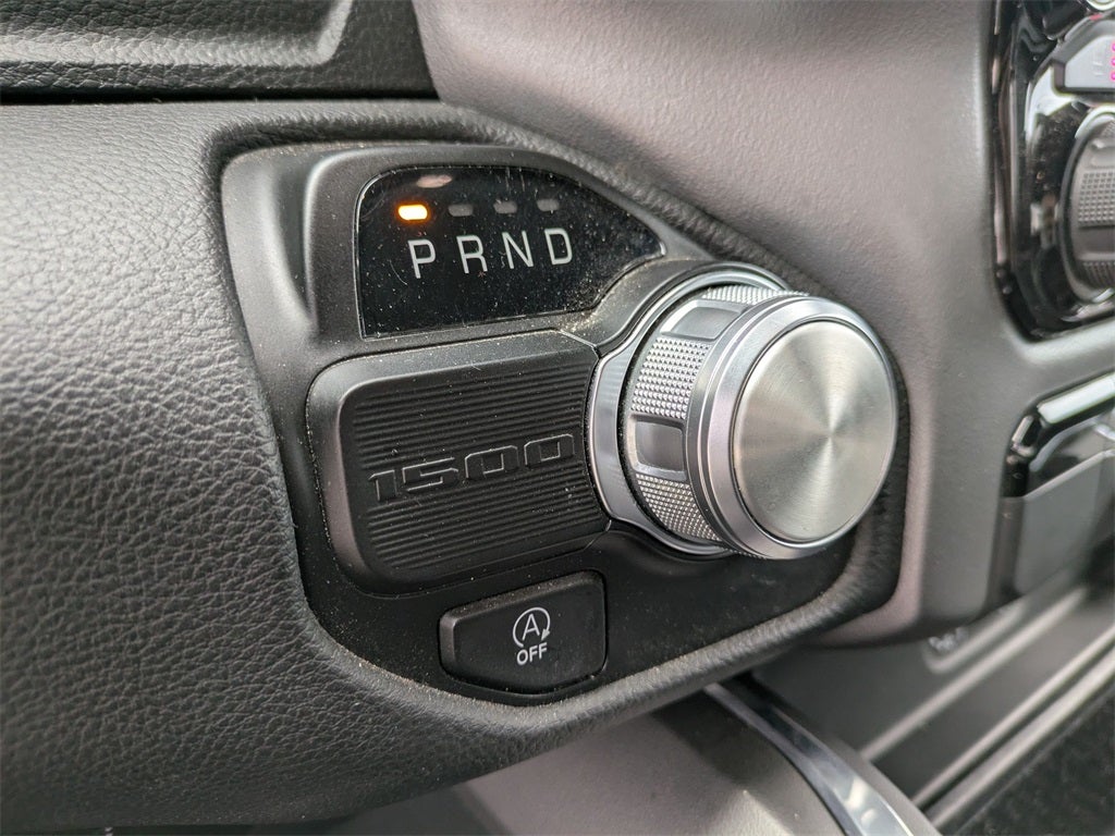 2024 RAM 1500 Laramie Crew Cab 4x2 5'7' Box