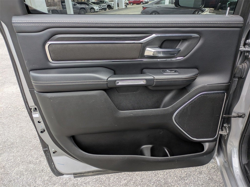 2024 RAM 1500 Laramie Crew Cab 4x2 5'7' Box