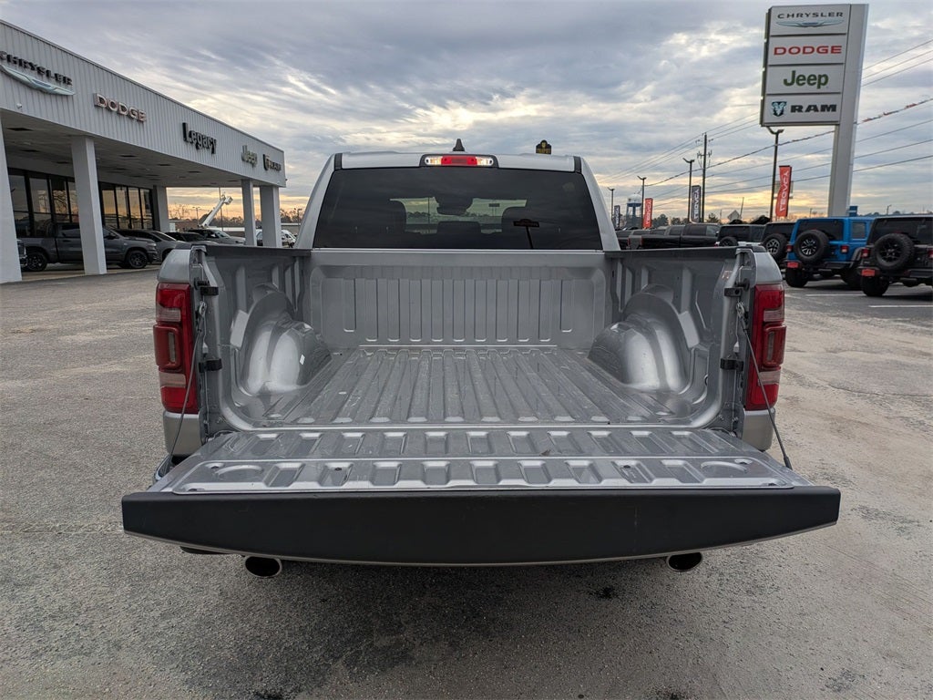 2024 RAM 1500 Laramie Crew Cab 4x2 5'7' Box
