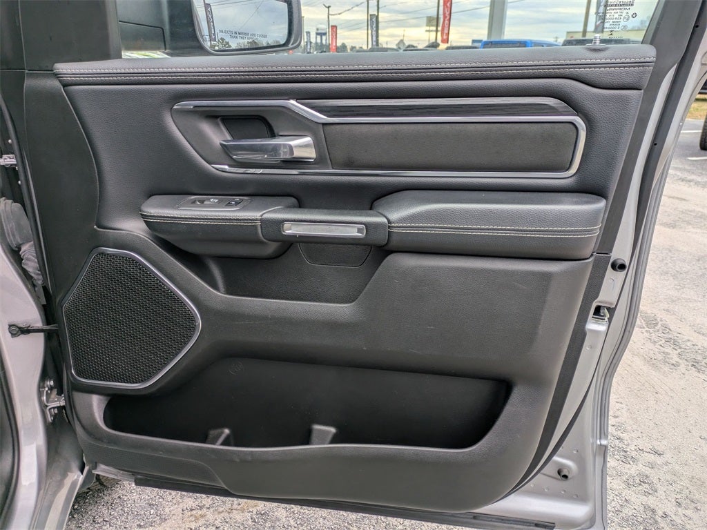 2024 RAM 1500 Laramie Crew Cab 4x2 5'7' Box