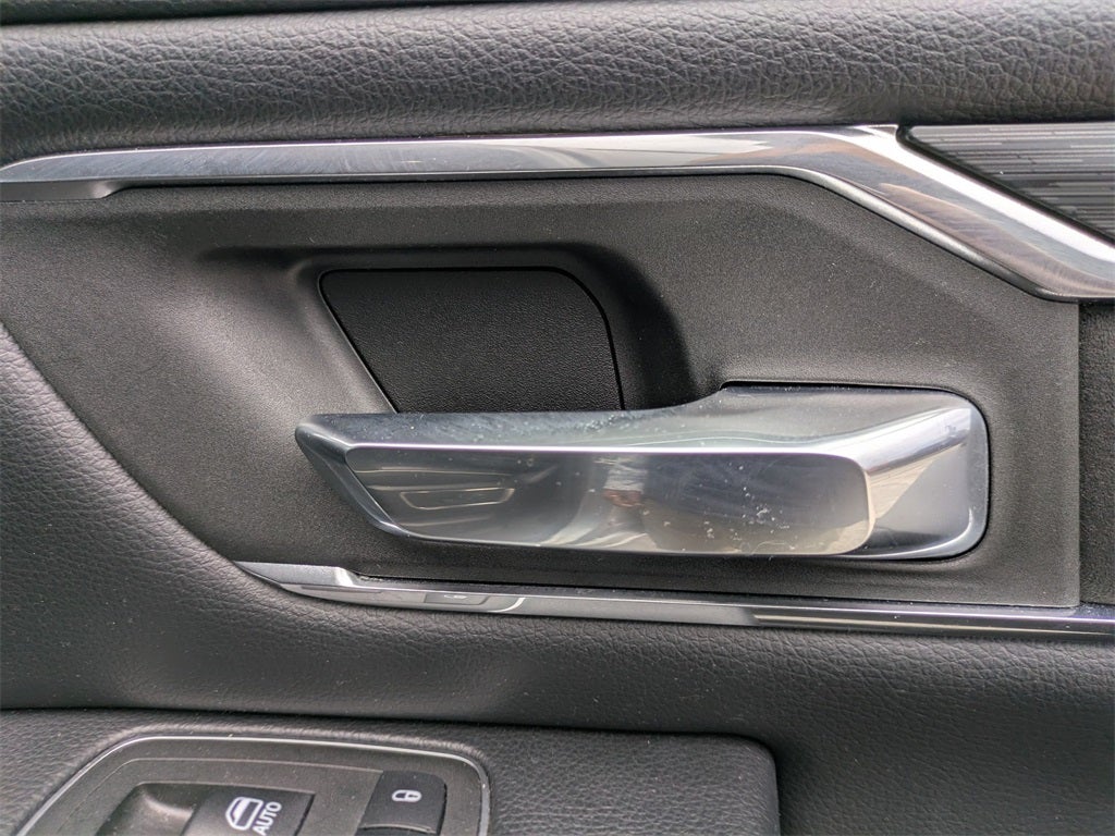 2024 RAM 1500 Laramie Crew Cab 4x2 5'7' Box