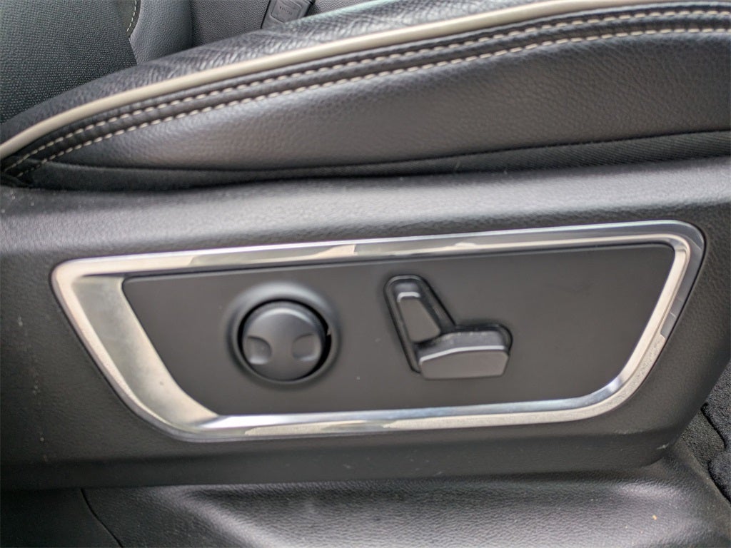 2024 RAM 1500 Laramie Crew Cab 4x2 5'7' Box