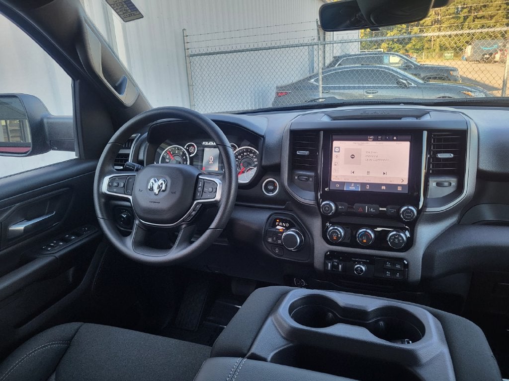 2027 RAM Ram 1500 RAM 1500 TRADESMAN QUAD CAB 4X4 6'4' BOX