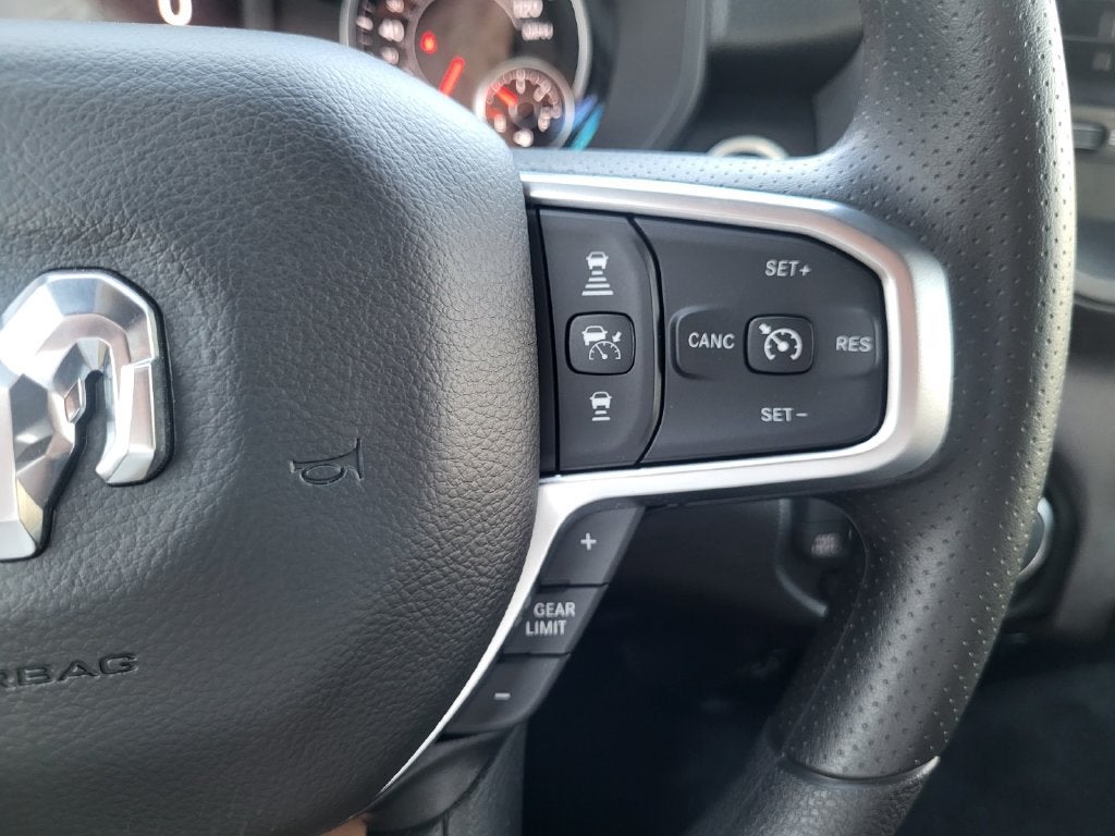 2027 RAM Ram 1500 RAM 1500 TRADESMAN QUAD CAB 4X4 6'4' BOX