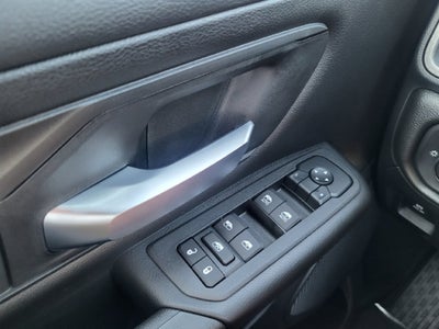 2027 RAM Ram 1500 RAM 1500 TRADESMAN QUAD CAB 4X4 6'4' BOX