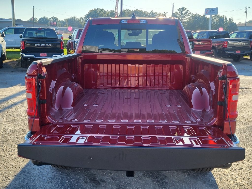 2027 RAM Ram 1500 RAM 1500 TRADESMAN QUAD CAB 4X4 6'4' BOX