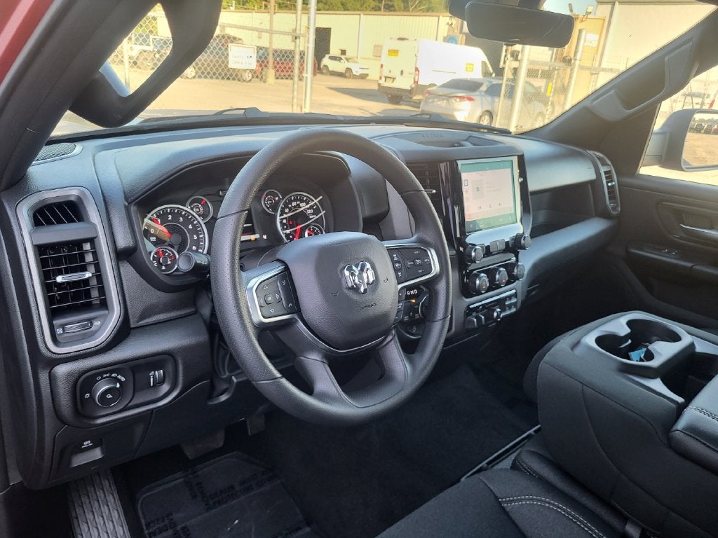 2027 RAM Ram 1500 RAM 1500 TRADESMAN QUAD CAB 4X4 6'4' BOX