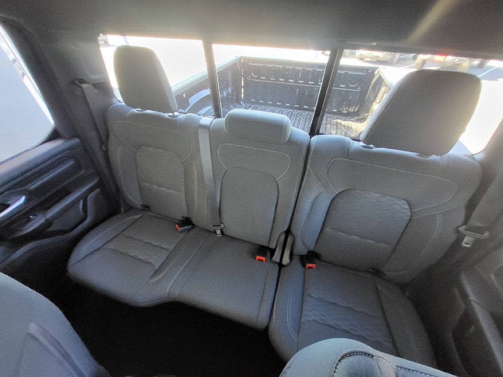 2027 RAM Ram 1500 RAM 1500 TRADESMAN QUAD CAB 4X4 6'4' BOX
