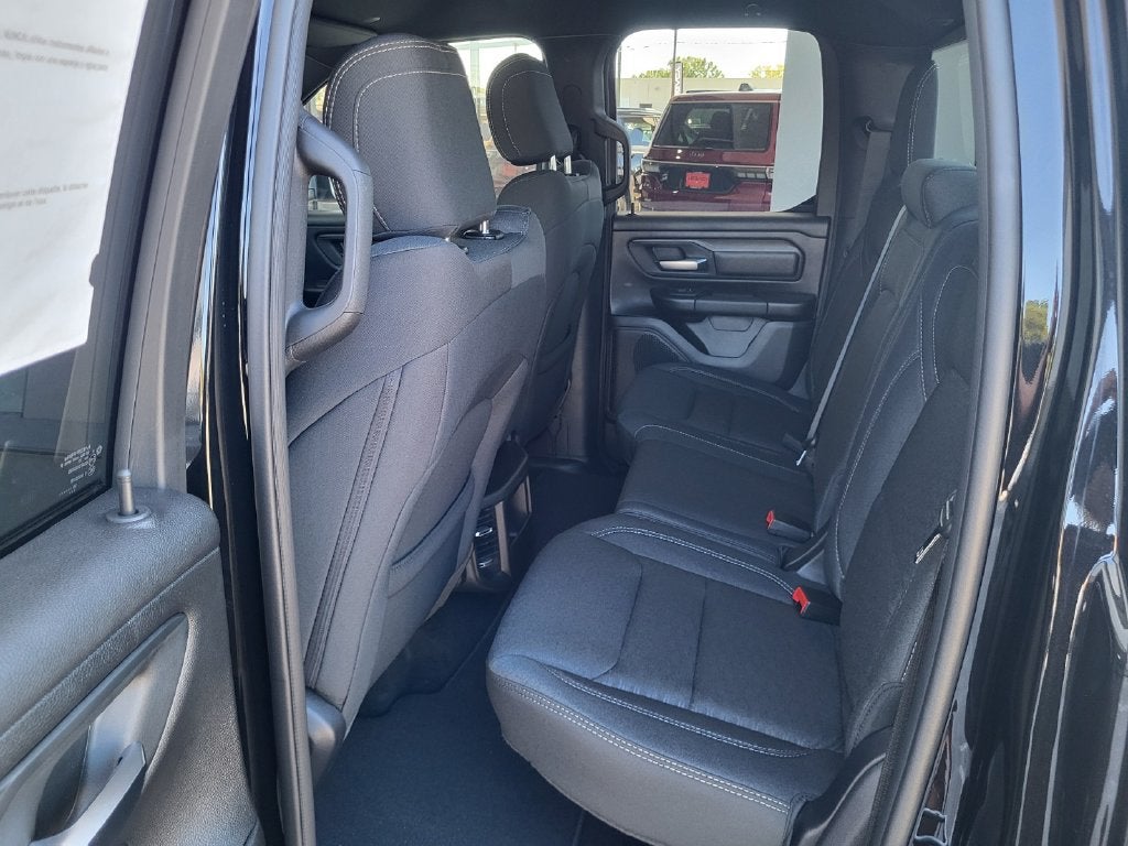 2027 RAM Ram 1500 RAM 1500 TRADESMAN QUAD CAB 4X4 6'4' BOX