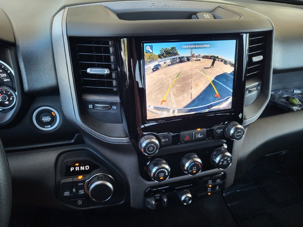 2027 RAM Ram 1500 RAM 1500 TRADESMAN QUAD CAB 4X4 6'4' BOX