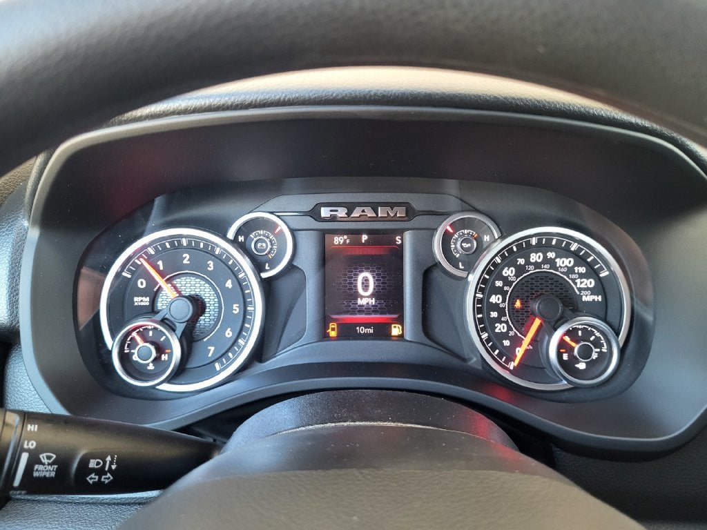 2027 RAM Ram 1500 RAM 1500 TRADESMAN QUAD CAB 4X4 6'4' BOX