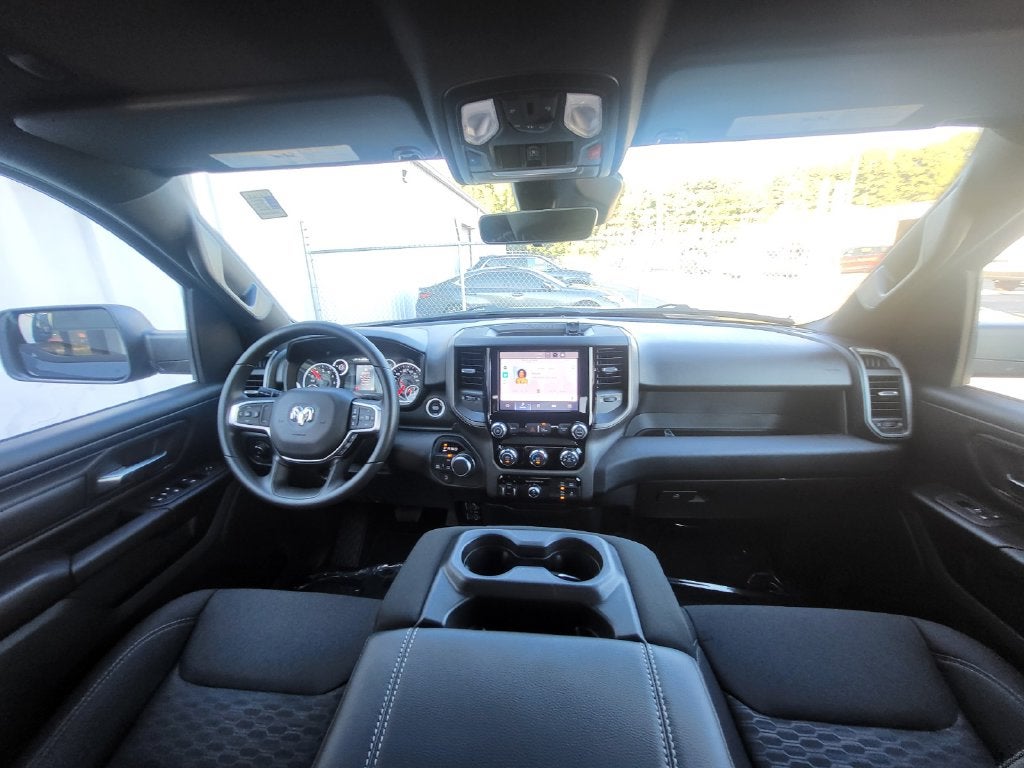 2027 RAM Ram 1500 RAM 1500 TRADESMAN QUAD CAB 4X4 6'4' BOX