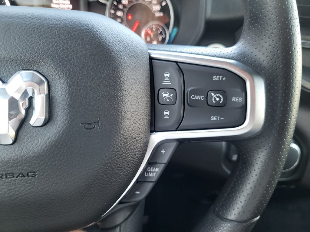 2027 RAM Ram 1500 RAM 1500 TRADESMAN QUAD CAB 4X4 6'4' BOX