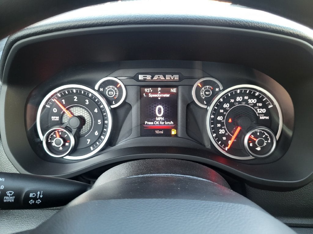 2027 RAM Ram 1500 RAM 1500 TRADESMAN QUAD CAB 4X4 6'4' BOX
