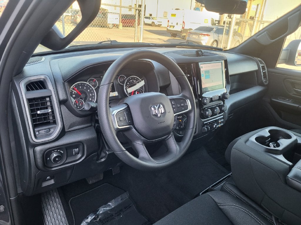 2027 RAM Ram 1500 RAM 1500 TRADESMAN QUAD CAB 4X4 6'4' BOX