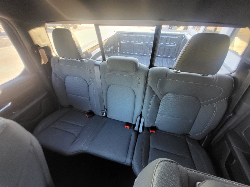 2027 RAM Ram 1500 RAM 1500 TRADESMAN QUAD CAB 4X4 6'4' BOX