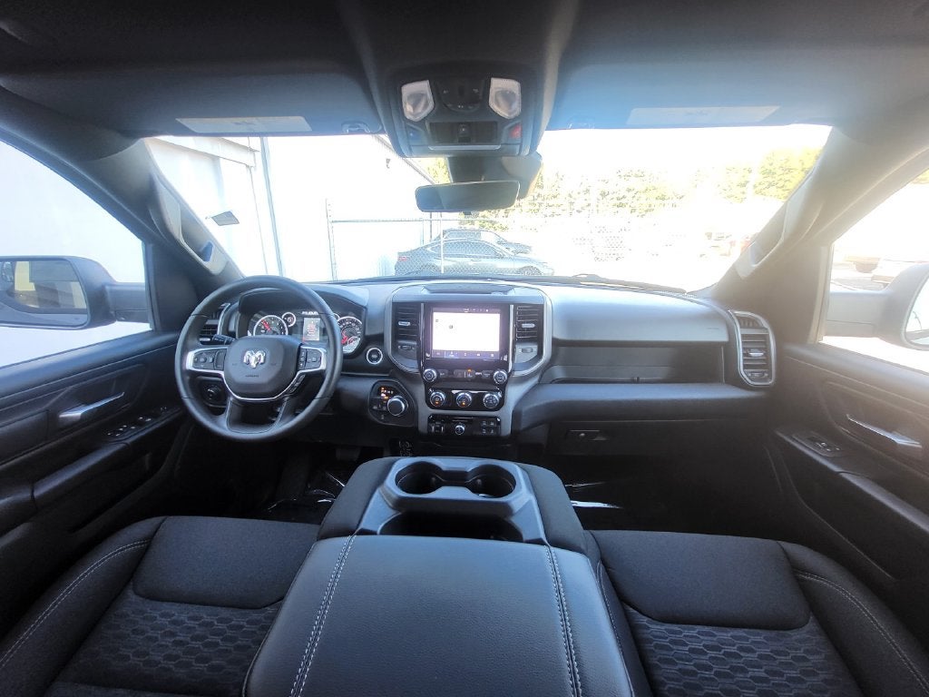 2027 RAM Ram 1500 RAM 1500 TRADESMAN QUAD CAB 4X4 6'4' BOX