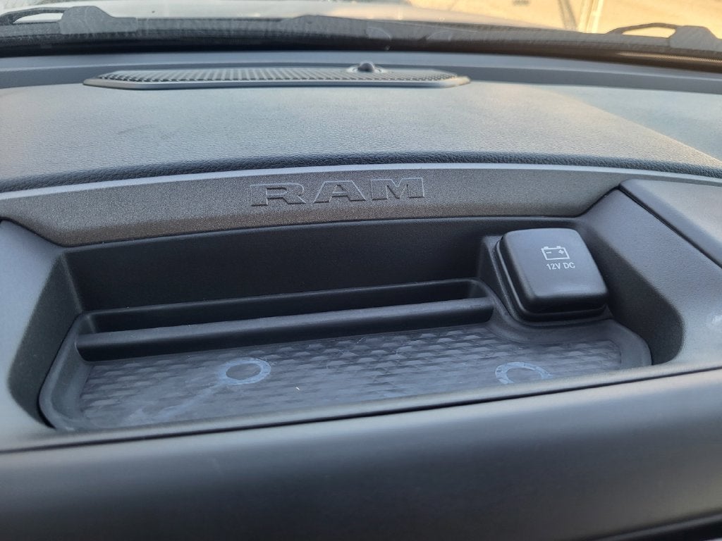 2027 RAM Ram 1500 RAM 1500 TRADESMAN QUAD CAB 4X4 6'4' BOX