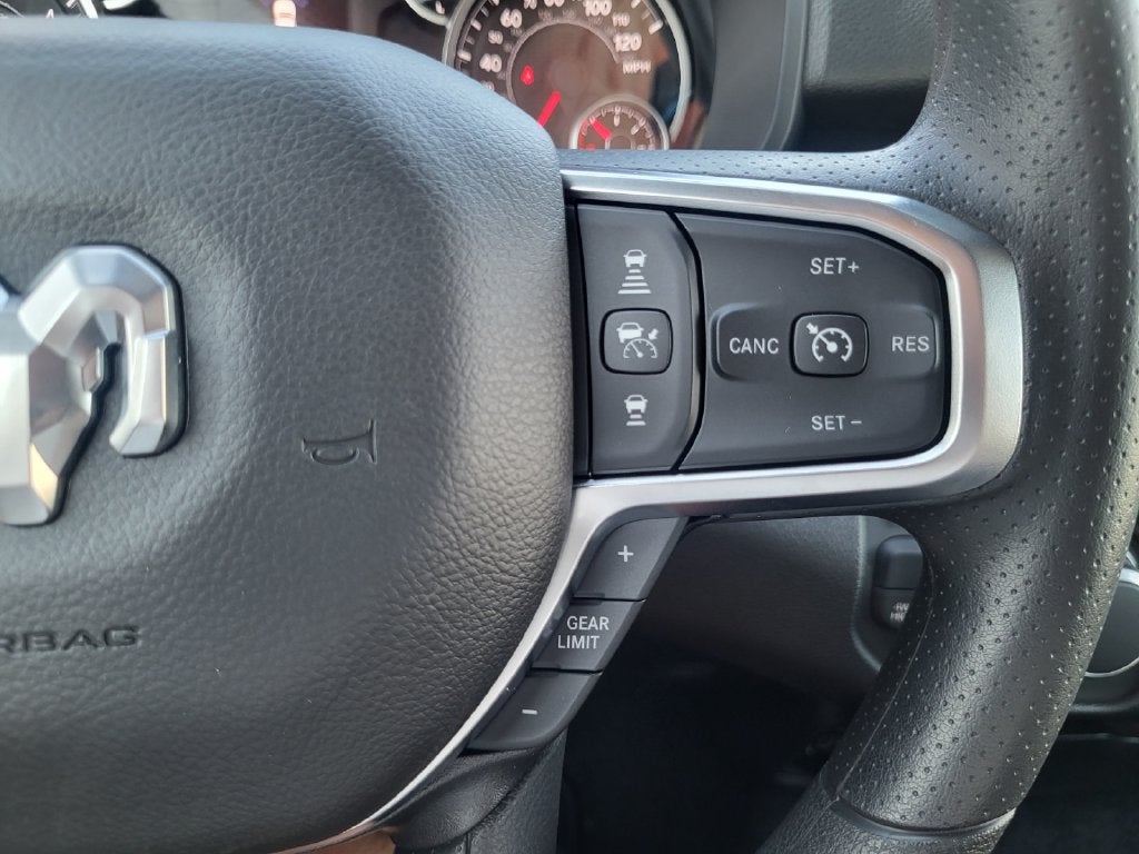 2027 RAM Ram 1500 RAM 1500 TRADESMAN QUAD CAB 4X4 6'4' BOX