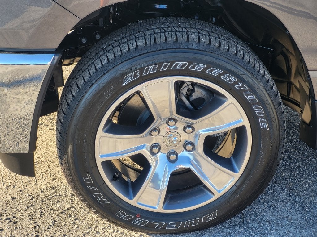 2027 RAM Ram 1500 RAM 1500 TRADESMAN QUAD CAB 4X4 6'4' BOX