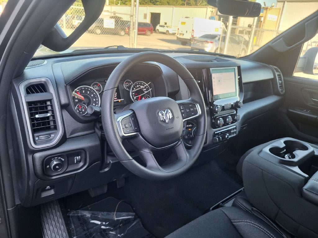 2027 RAM Ram 1500 RAM 1500 TRADESMAN QUAD CAB 4X4 6'4' BOX