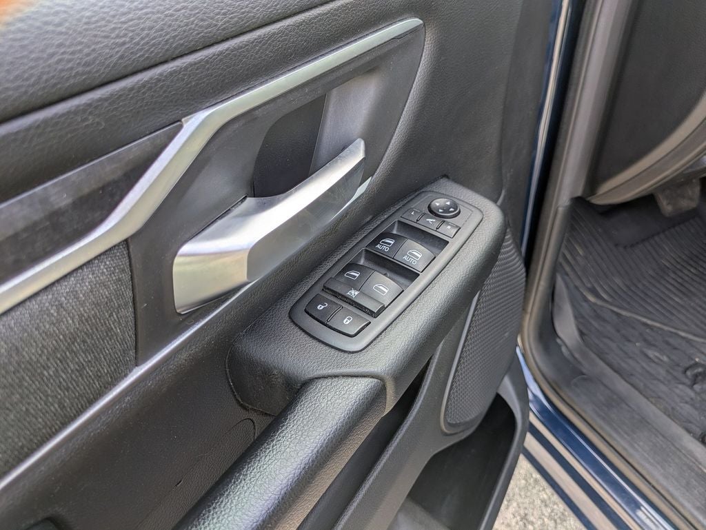 2019 RAM 1500 Big Horn/Lone Star Crew Cab 4x4 5'7' Box