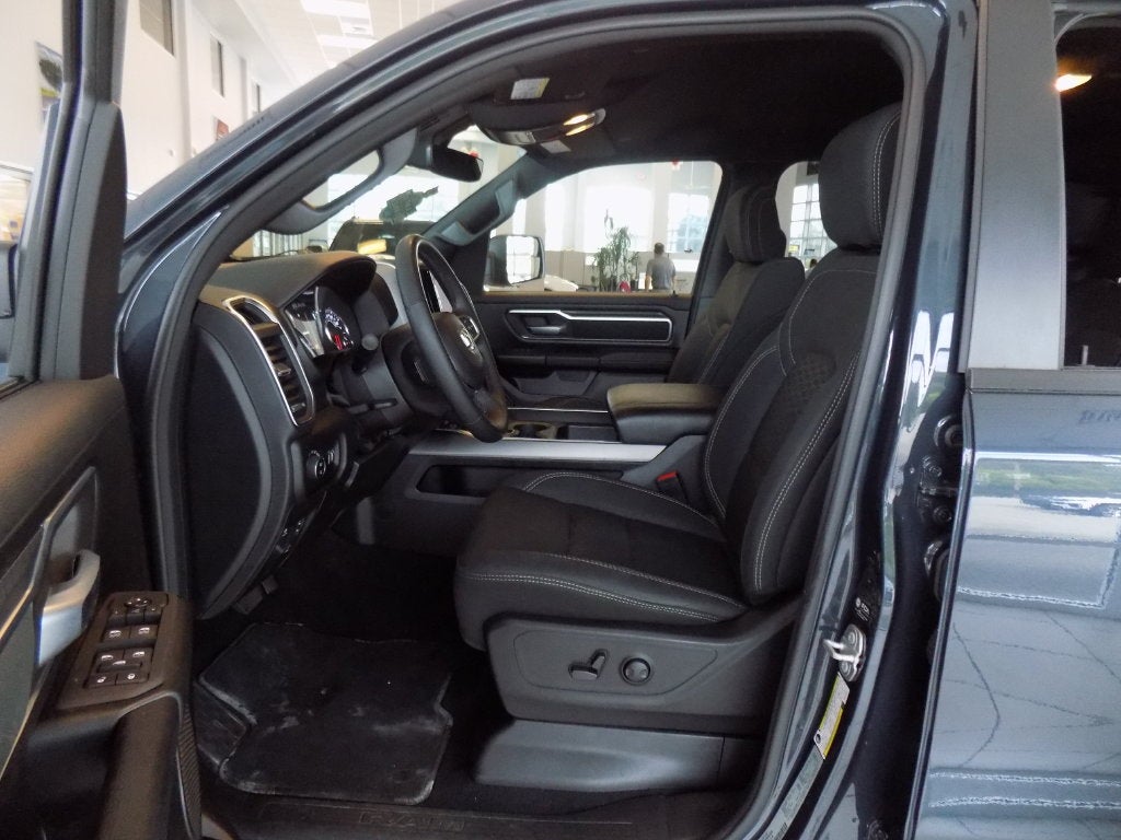 2025 RAM 1500 Big Horn Crew Cab 4x4 5'7' Box