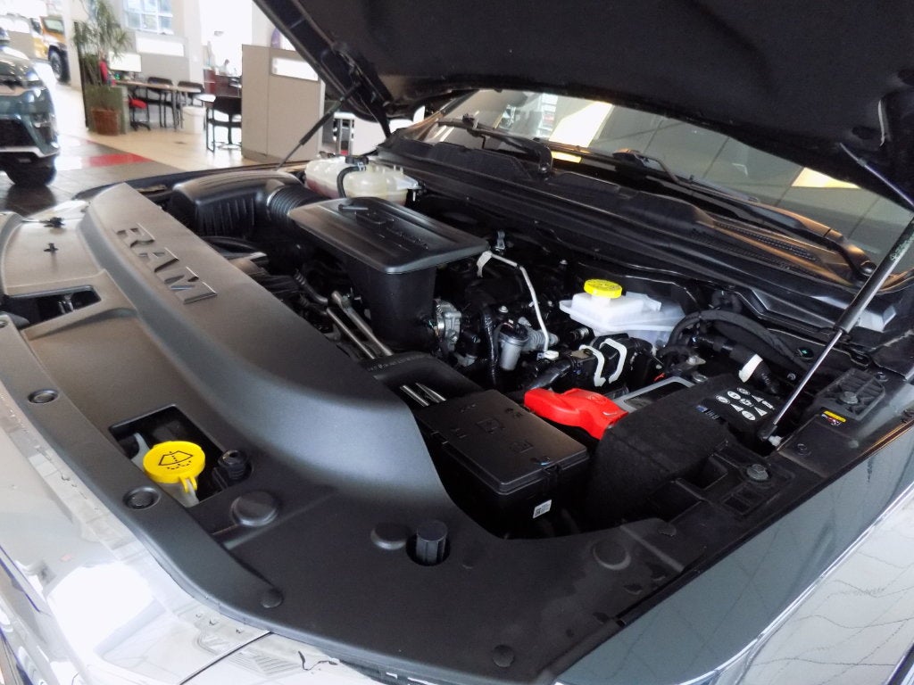 2025 RAM 1500 Big Horn Crew Cab 4x4 5'7' Box