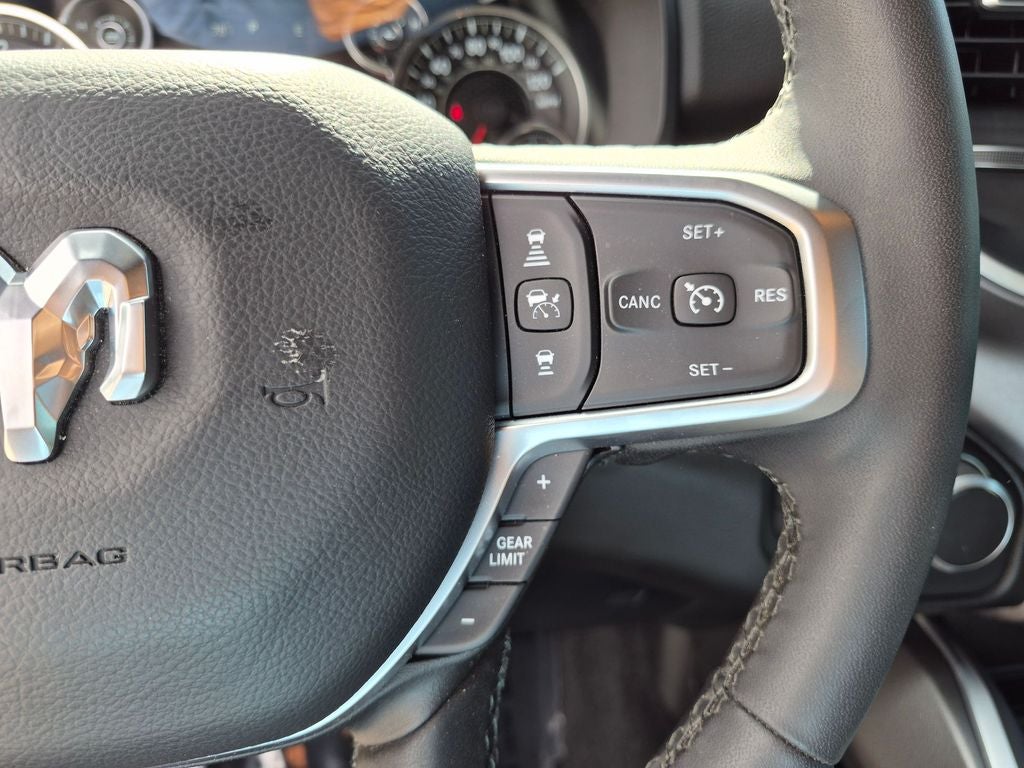 2025 RAM 1500 Big Horn Crew Cab 4x4 5'7' Box