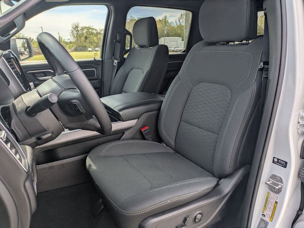 2025 RAM 1500 Big Horn Crew Cab 4x4 5'7' Box