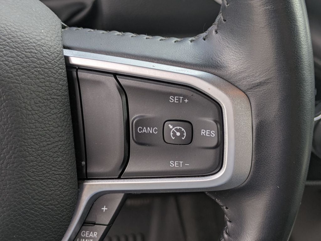 2022 RAM 1500 Big Horn Crew Cab 4x4 5'7' Box