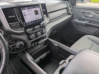 2022 RAM 1500 Big Horn Crew Cab 4x4 5'7' Box