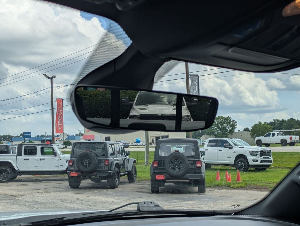 2022 RAM 1500 Big Horn Crew Cab 4x4 5'7' Box