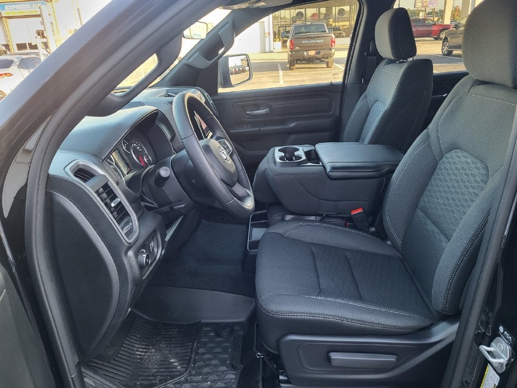 2026 RAM Ram 1500 RAM 1500 TRADESMAN CREW CAB 4X4 5'7' BOX