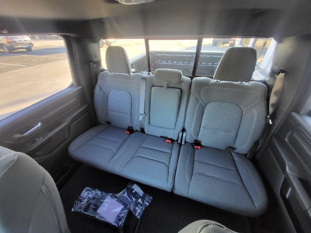 2026 RAM Ram 1500 RAM 1500 TRADESMAN CREW CAB 4X4 5'7' BOX