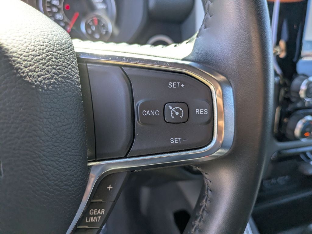 2024 RAM 1500 Laramie Crew Cab 4x4 5'7' Box