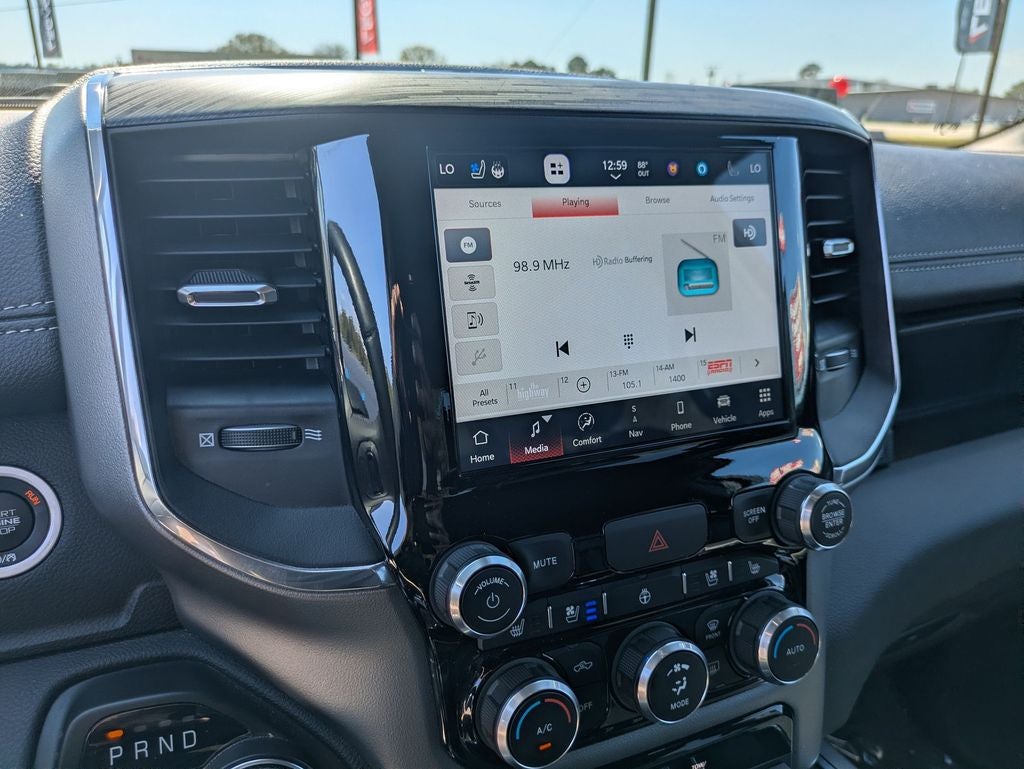 2024 RAM 1500 Laramie Crew Cab 4x4 5'7' Box