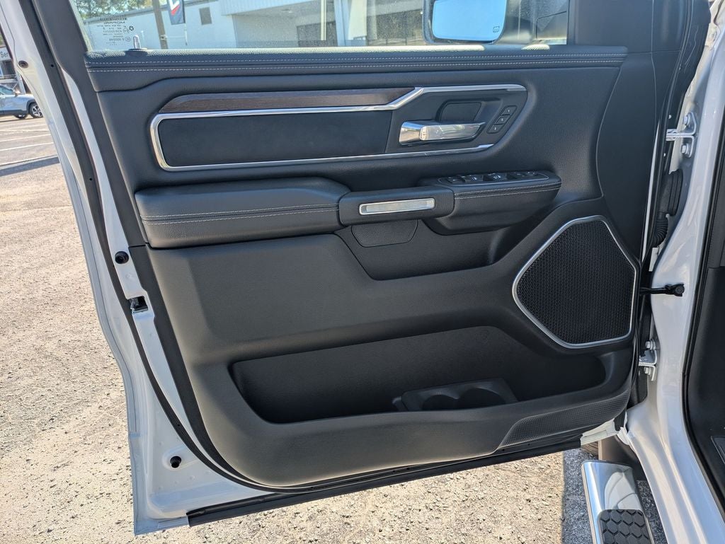 2022 RAM 1500 Laramie Crew Cab 4x4 5'7' Box