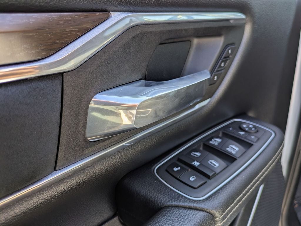 2022 RAM 1500 Laramie Crew Cab 4x4 5'7' Box