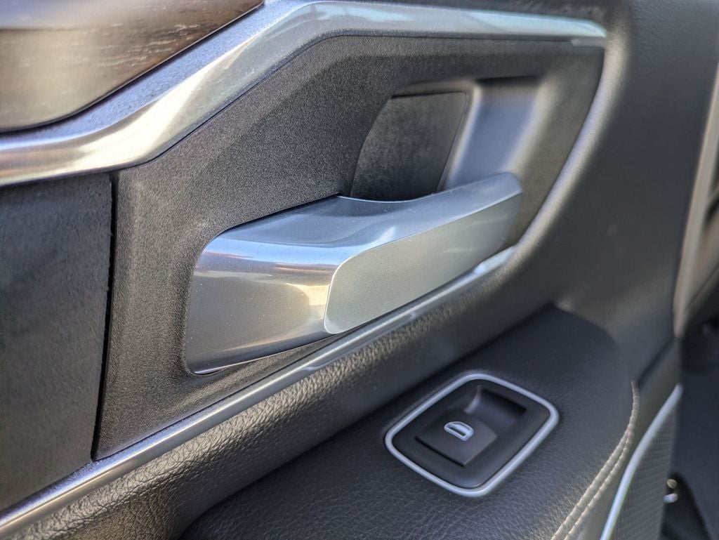 2022 RAM 1500 Laramie Crew Cab 4x4 5'7' Box