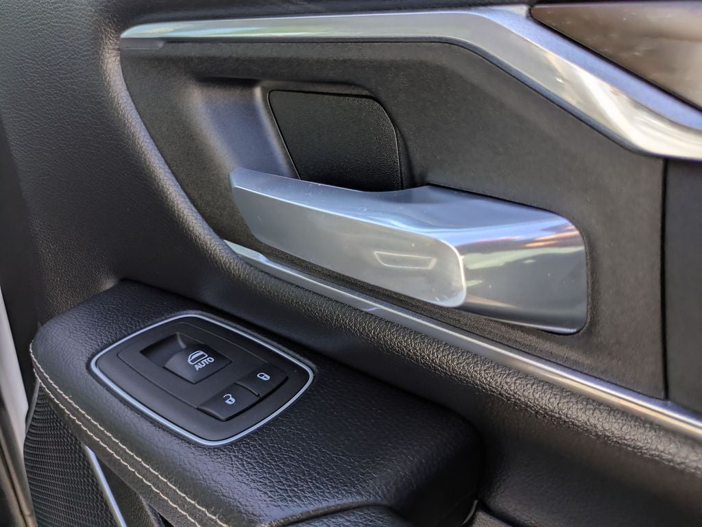 2022 RAM 1500 Laramie Crew Cab 4x4 5'7' Box