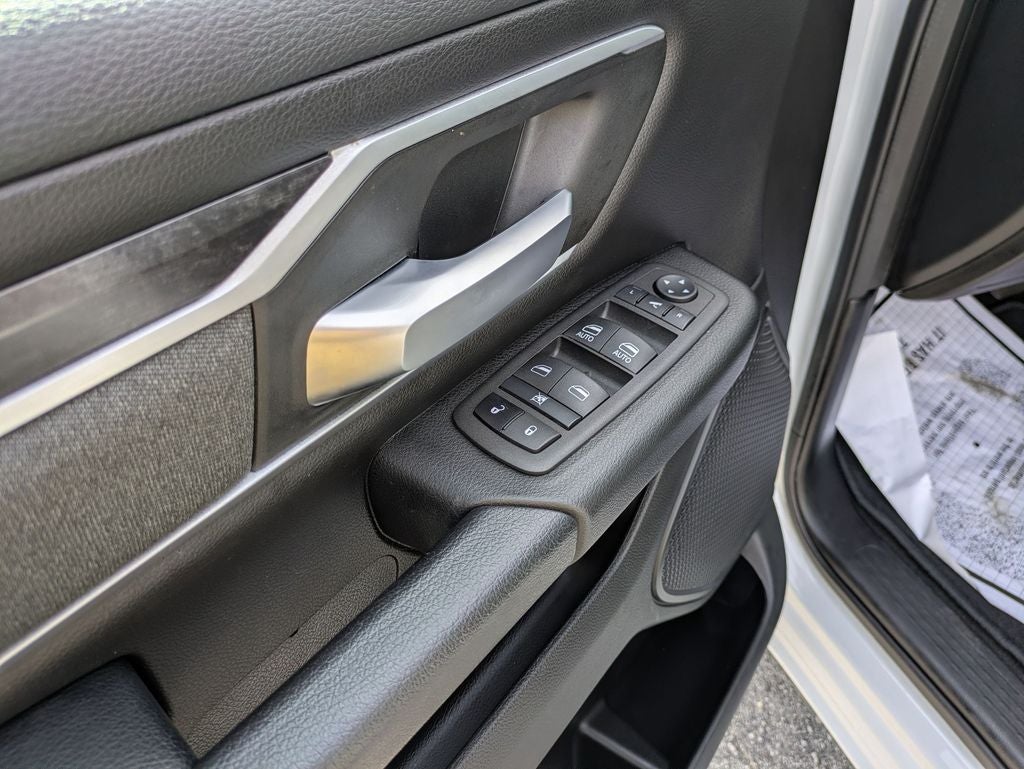 2023 RAM 1500 Big Horn Crew Cab 4x4 6'4' Box