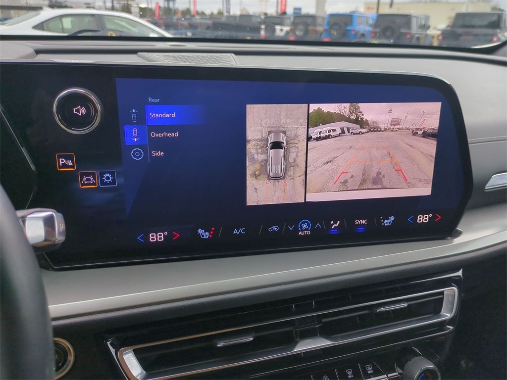 2024 Chevrolet Traverse FWD LT