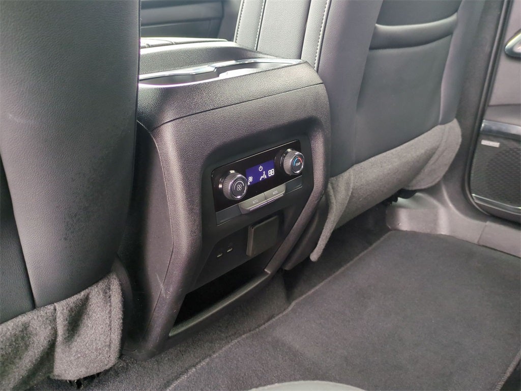 2024 Chevrolet Traverse FWD LT