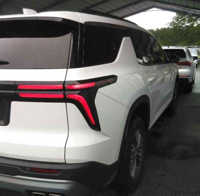 2025 Chevrolet Traverse FWD LT